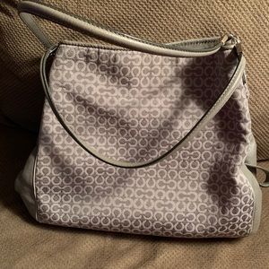 ⏰FINAL SALE⏰Coach Gray & White Needlepoint Handbag